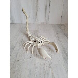 Scorpion seasons Halloween scary prop home decor figure unique